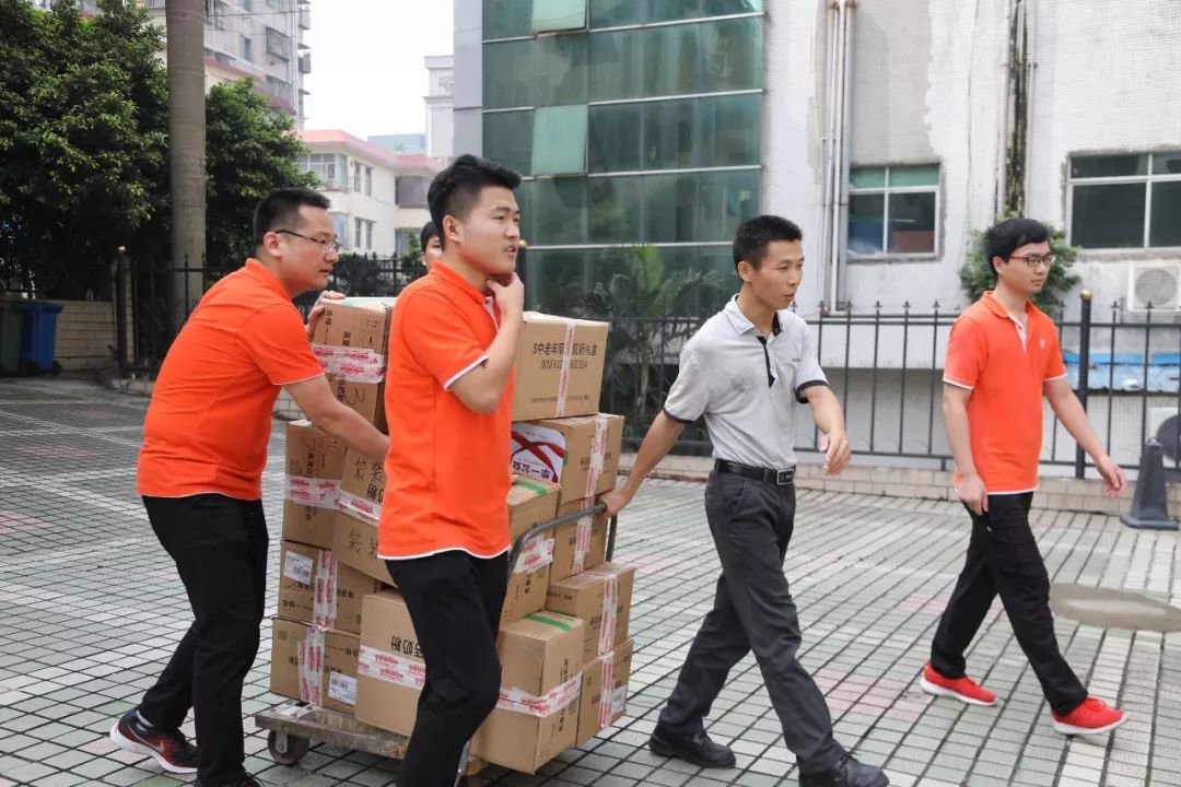华一公益布吉颐养院公益之行(图2)
