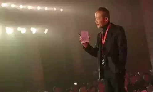 王石