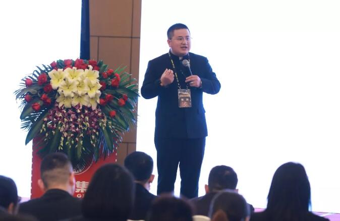 华一集团海洋商学院《总裁演销班》课程导师周宇林老师对华一集团全体