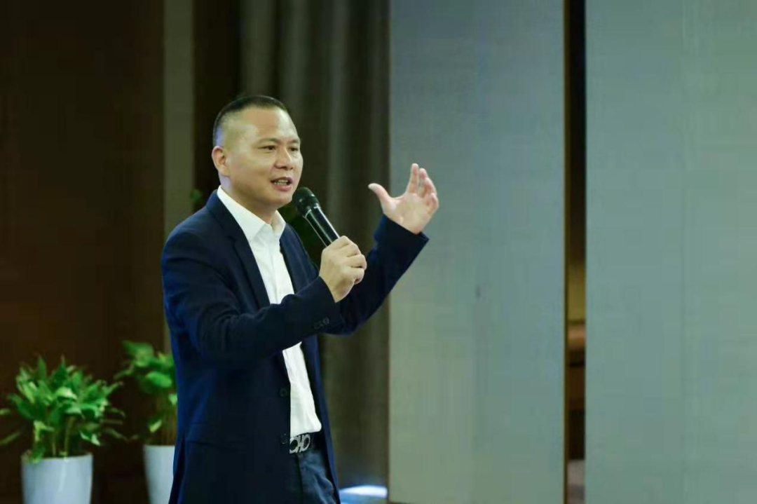天玑商学院|天玑标杆学员——松堡王国向阳兄